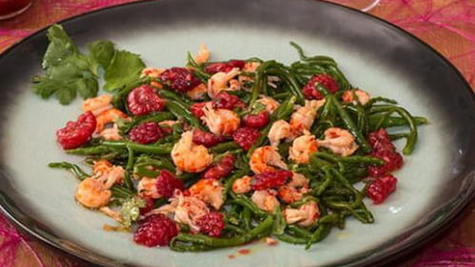 Poêlée de salicorne aux écrevisses, sauce à la framboise