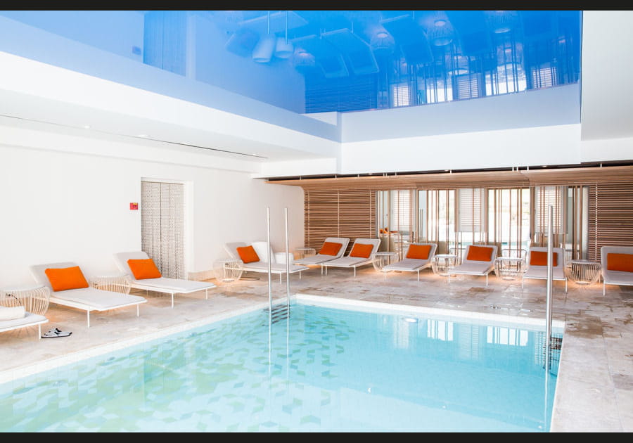 La piscine int&eacute;rieure