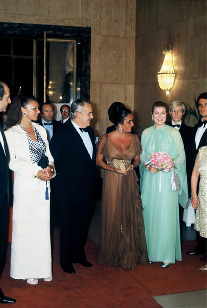 Le prince Rainier et Grace de Monaco aux côtés de Liz Taylor et Andy Warhol