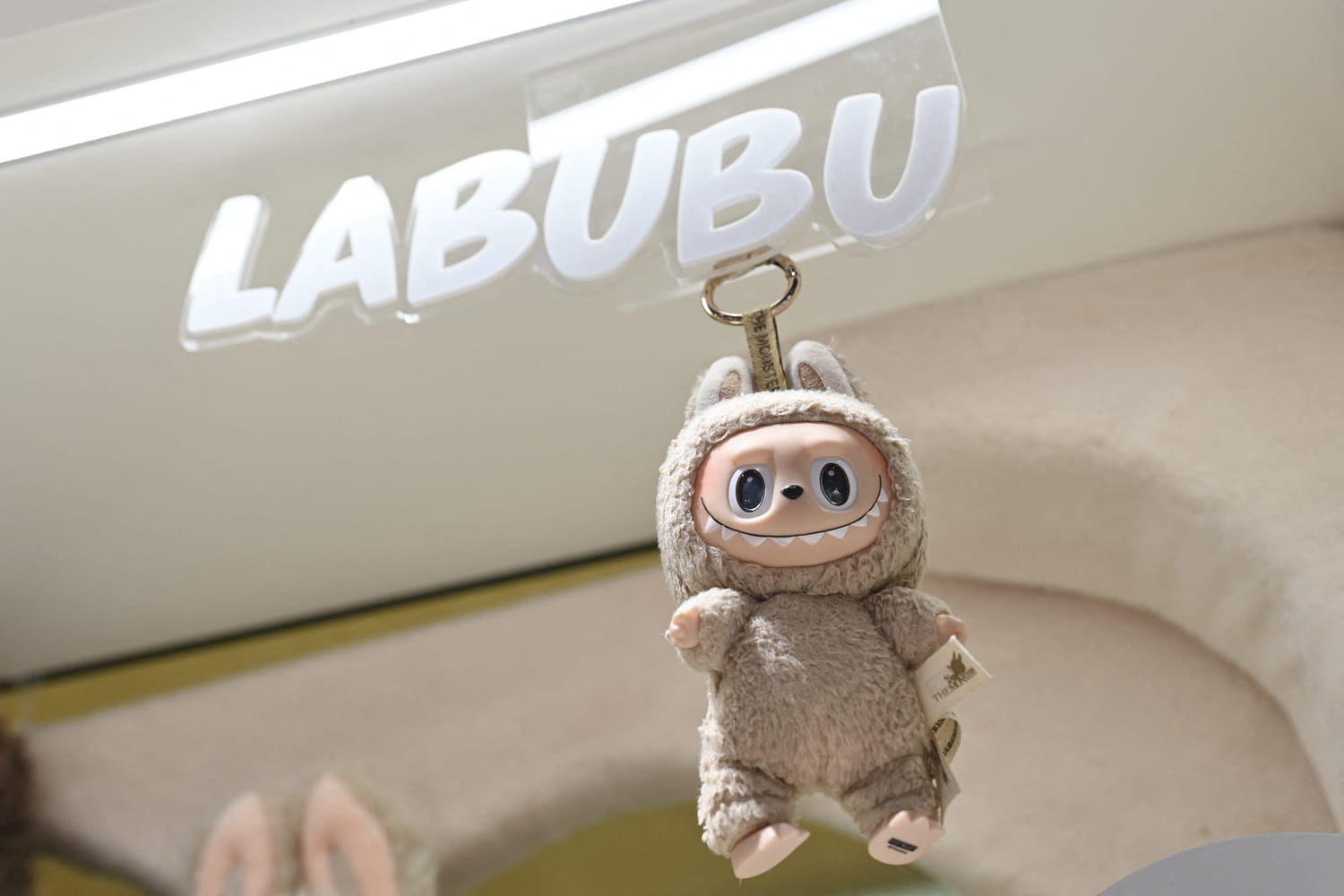 This cult toy from the 1980s will replace the Labubu on all handbags