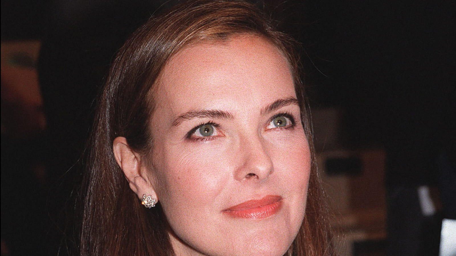 Carole Bouquet, cheveux longs 