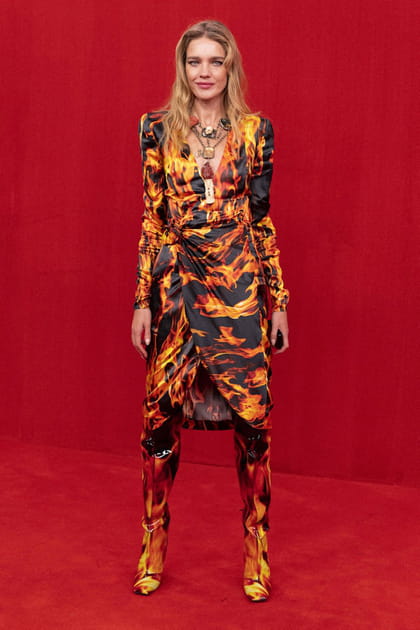 Natalia Vodianova en robe imprim&eacute;e