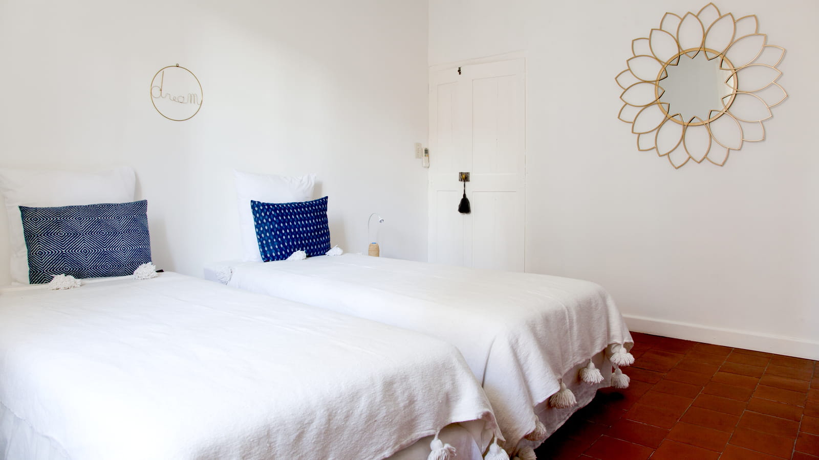 Chambre blanche et indigo