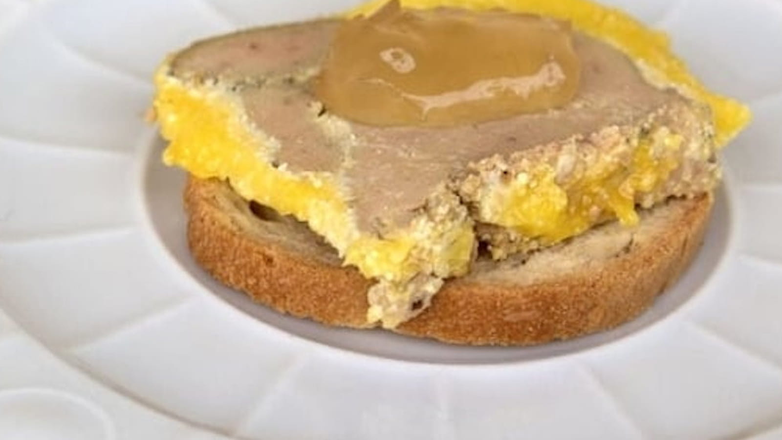 Terrine de foie gras à la muscade