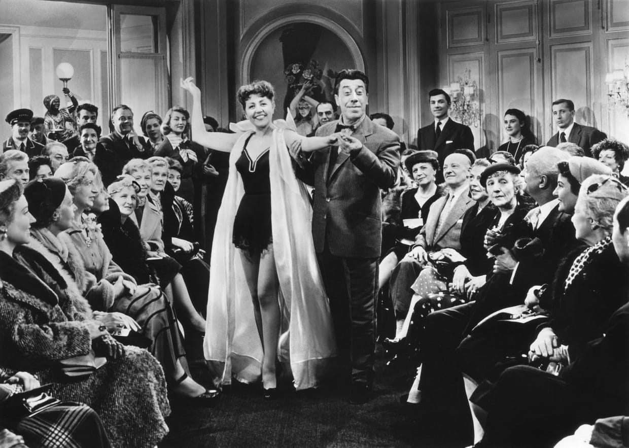 Film Le Couturier De Ces Dames Suzy Delair avec Fernandel dans le film "Le Couturier de ces Dames"