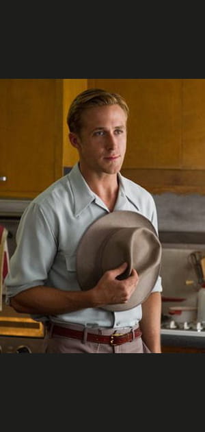 Ryan Gosling, sans moustache