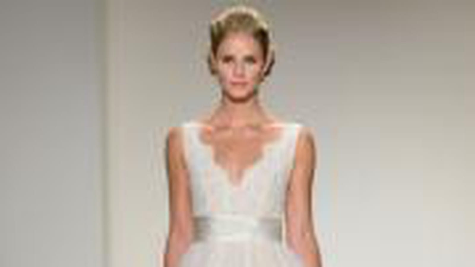 La robe décolletée Anne Barge