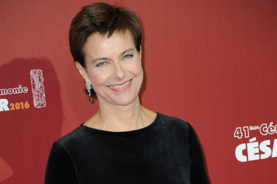 La coupe gar&ccedil;onne d&eacute;contract&eacute;e de Carole Bouquet