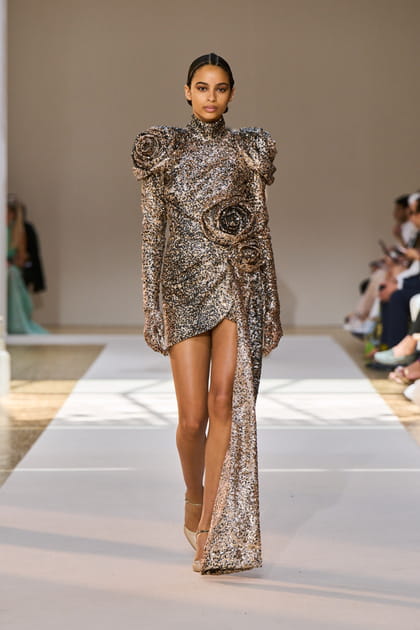 Look 38&nbsp;du d&eacute;fil&eacute; Elie Saab