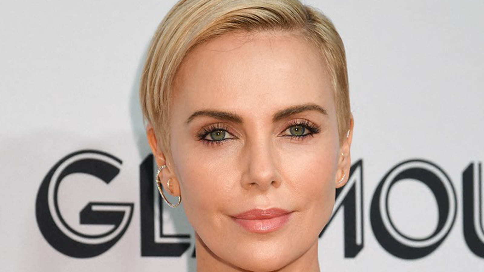 Charlize Theron en blonde