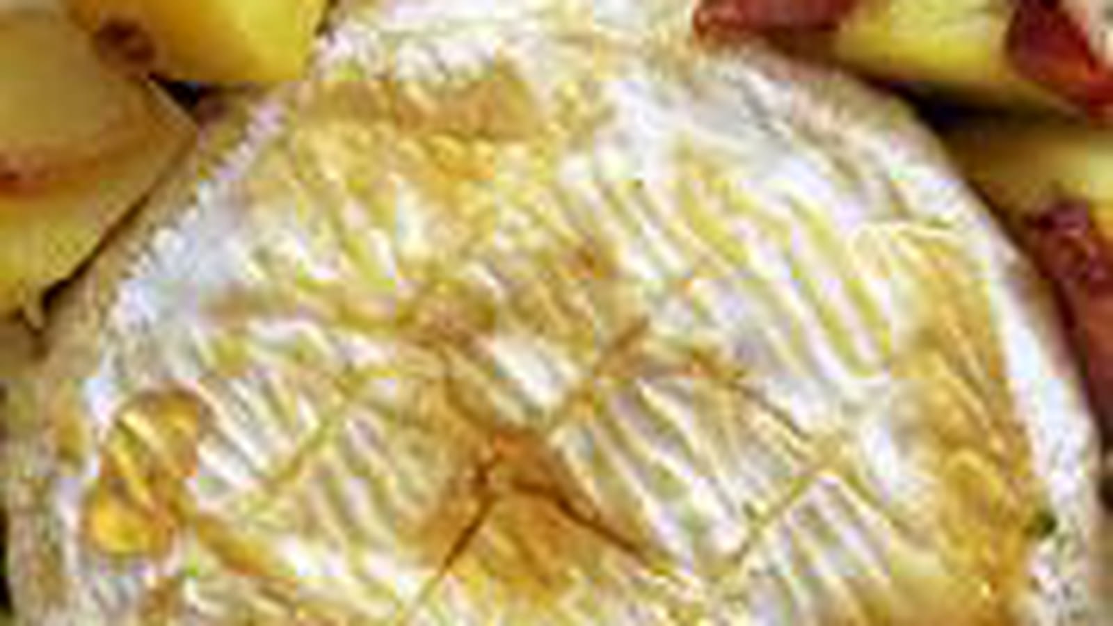 Camembert au miel cuit au four