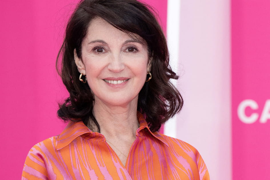 Le carr&eacute; ondul&eacute; distingu&eacute; de Zabou Breitman