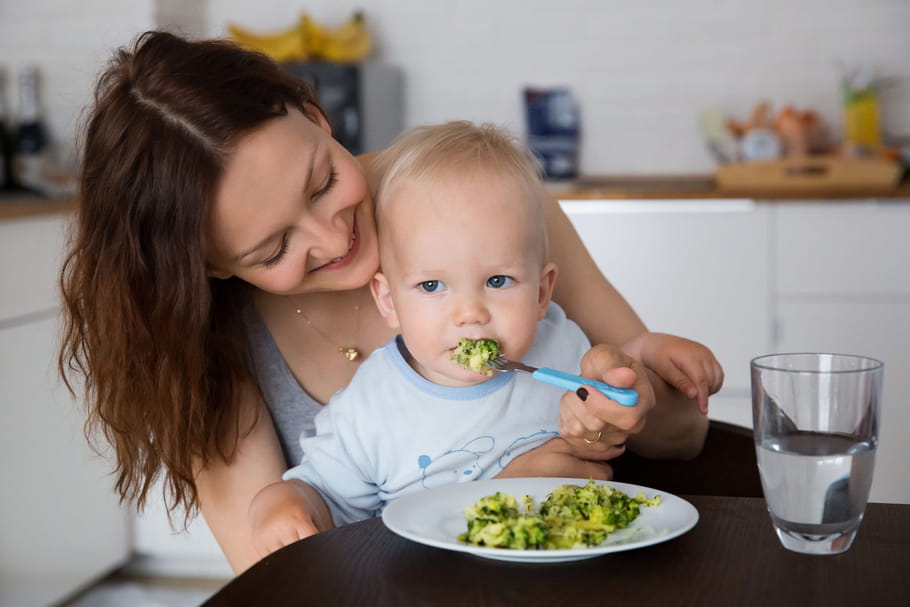 Quels aliments proposer à bébé dès 12 mois ?