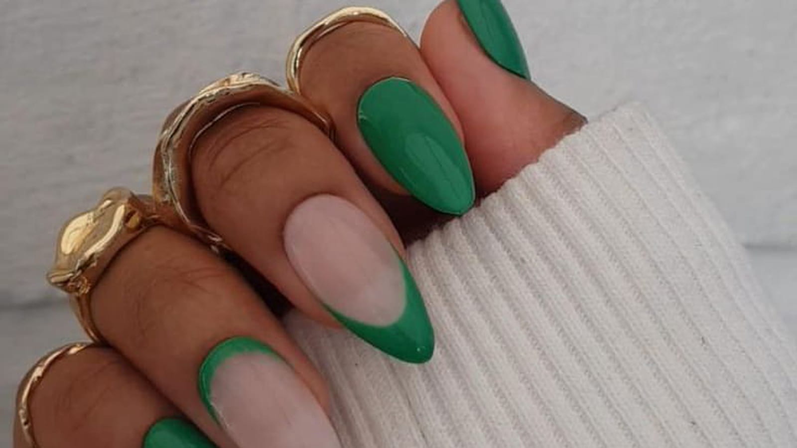 Manucure verte quetzal 