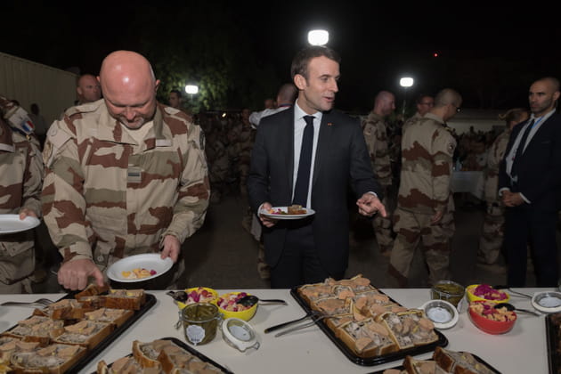 Emmanuel Macron a les crocs