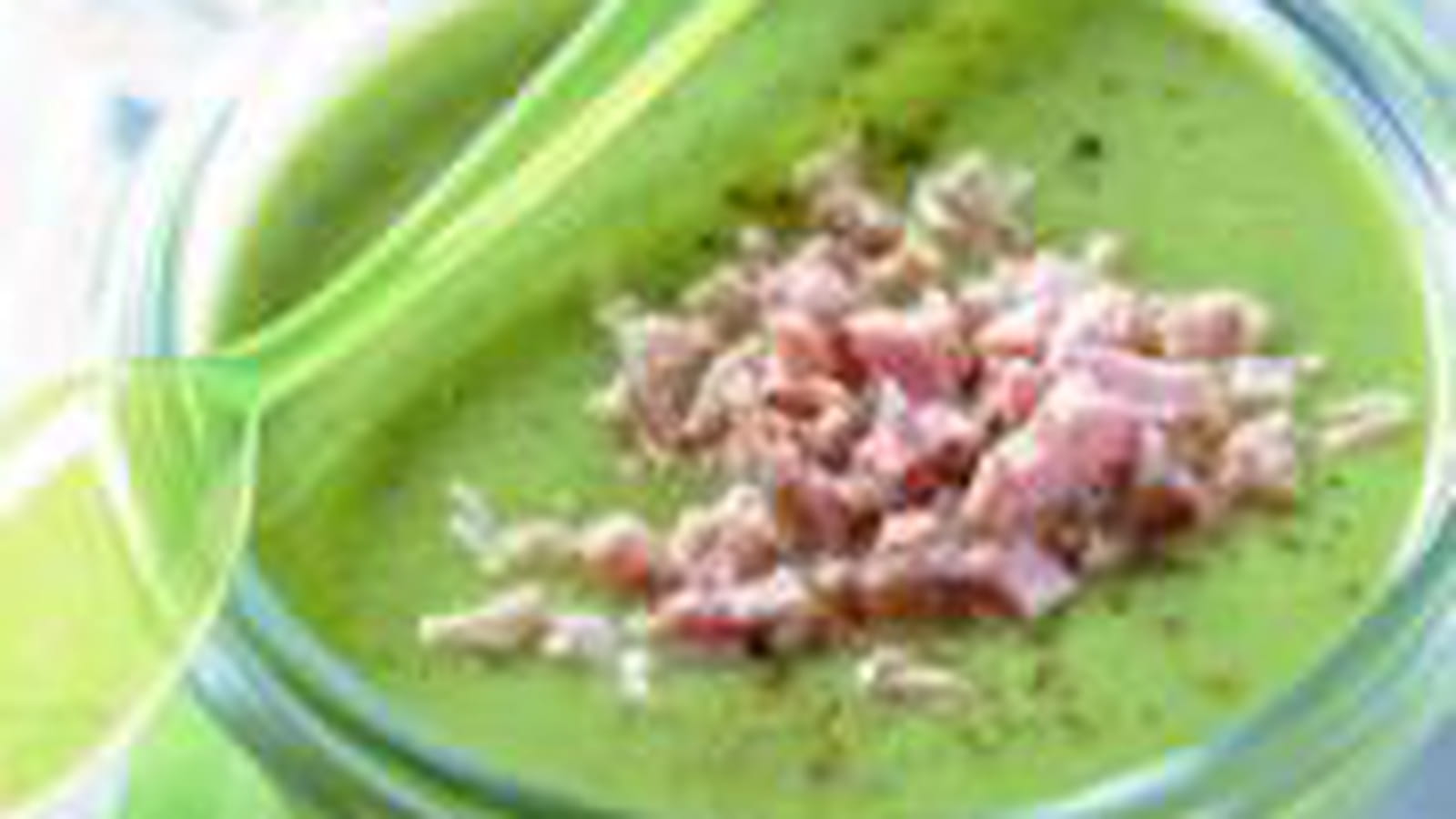 Crème de petits pois au basilic et jambon blanc