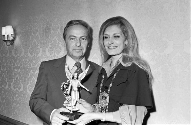 Guy Lux a remis un Archange de la t&eacute;l&eacute;vision &agrave; Dalida