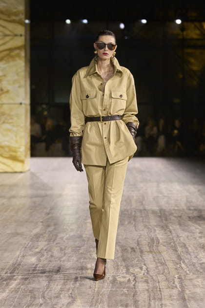 Look 20 du défilé Saint Laurent printemps-été 2024