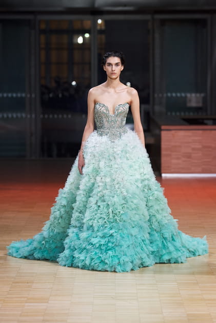 Look 25&nbsp;du d&eacute;fil&eacute; Elie Saab