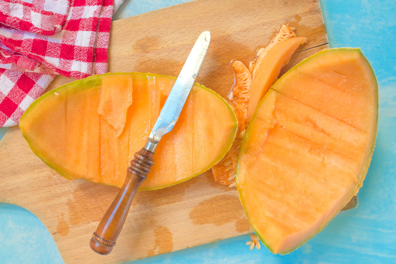 C'est dommage de jeter la peau du melon, il y a un truc magique à faire avec pour l'apéro