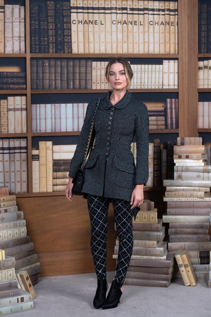 Margot Robbie au d&eacute;fil&eacute; Chanel