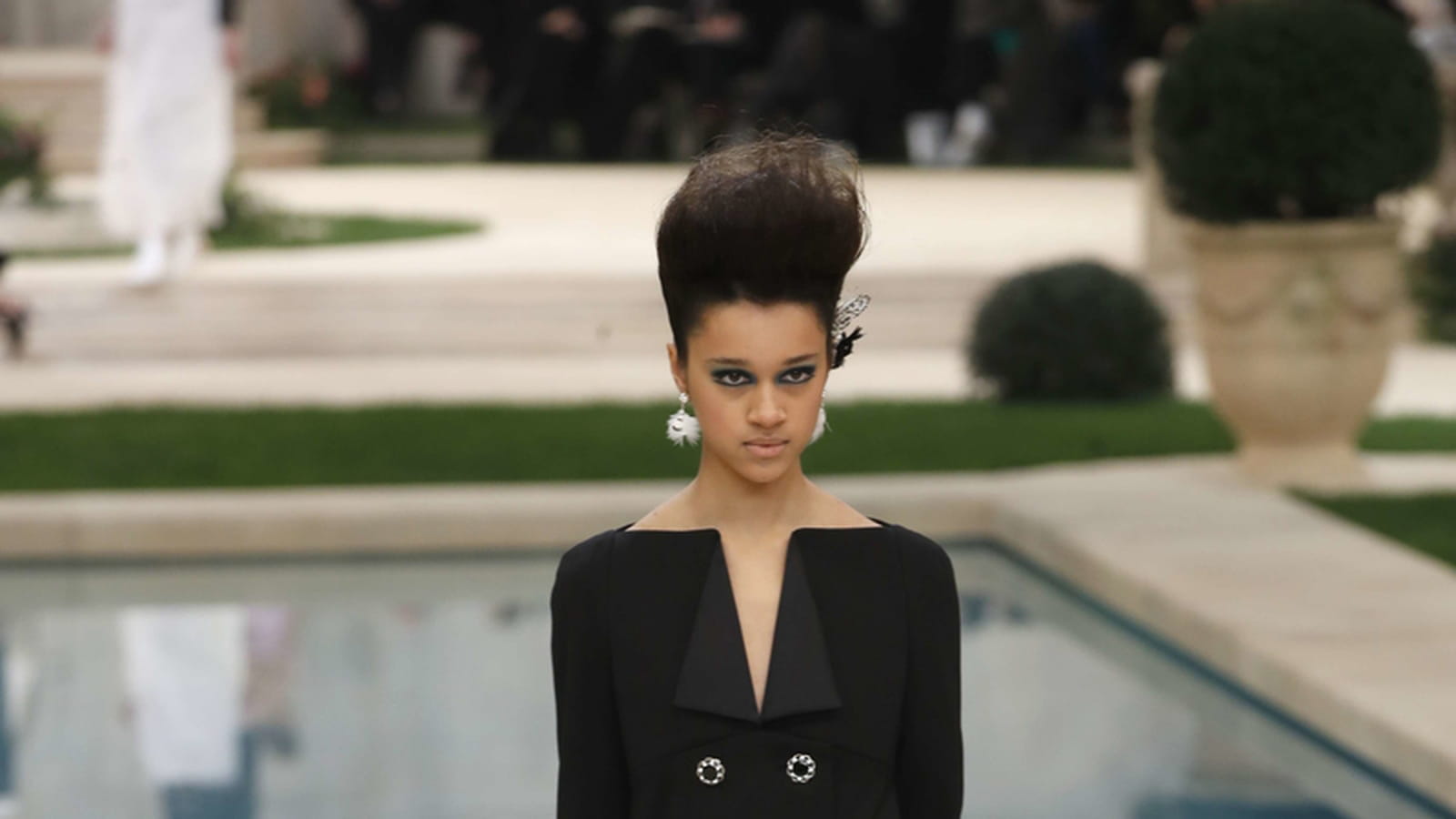 Look 28