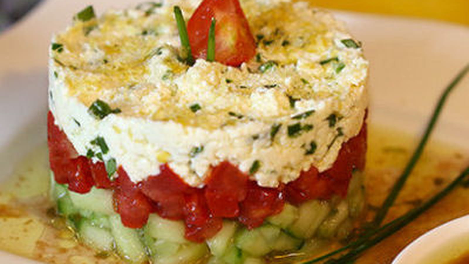 Tartare de concombre, tomate et feta