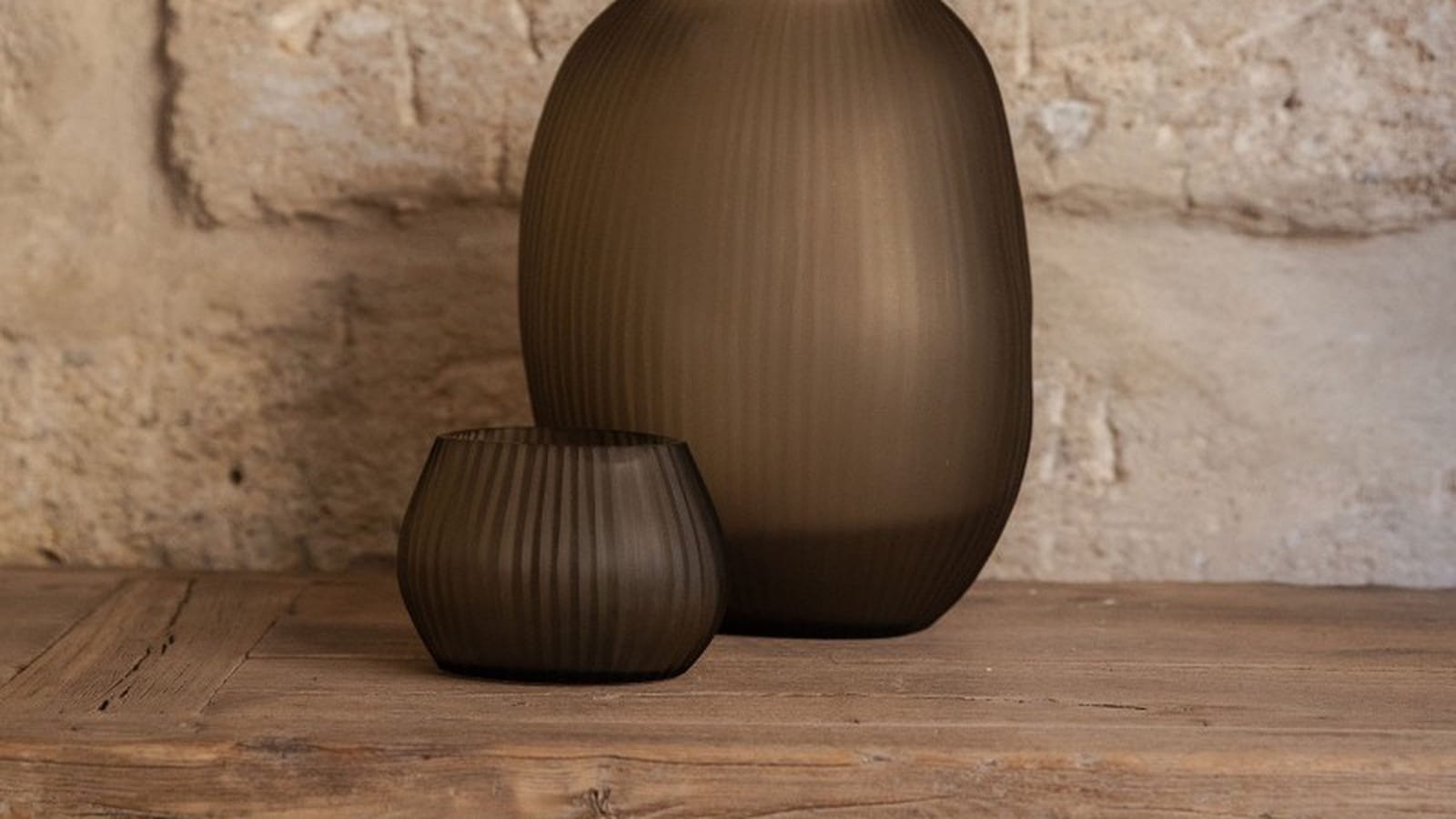 Vase en verre givré