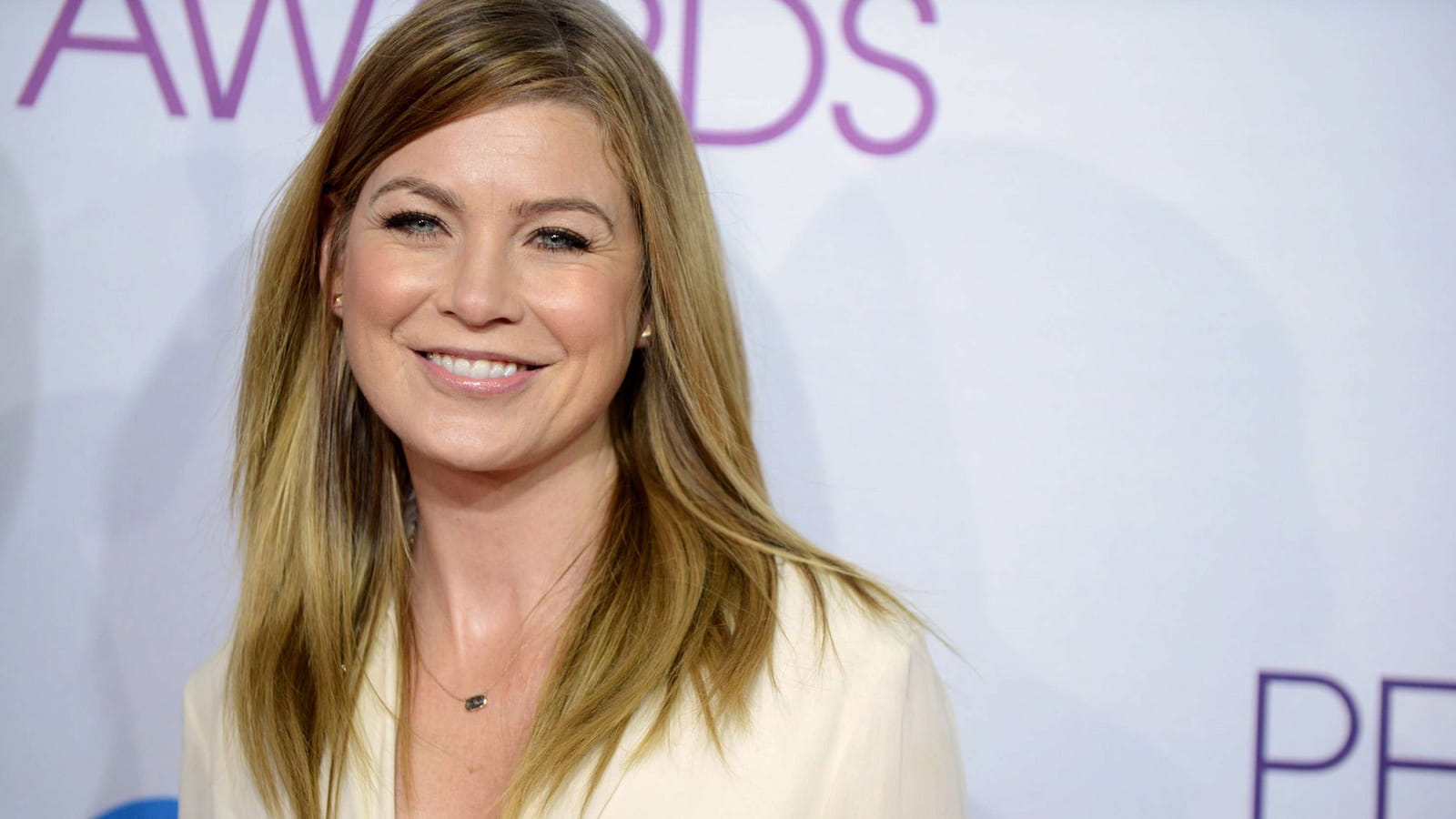 La bouche glossy d'Ellen Pompeo