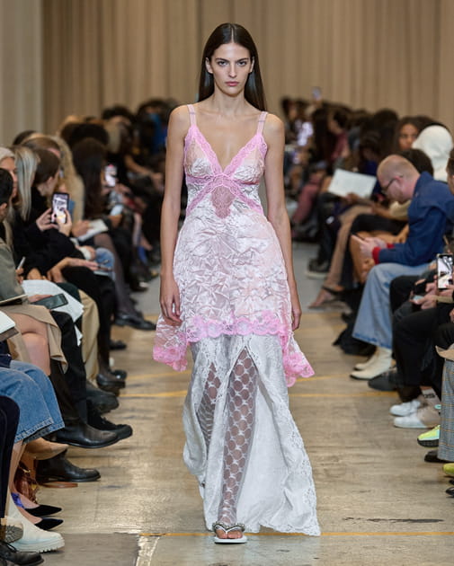 Look 69&nbsp;du d&eacute;fil&eacute; Burberry