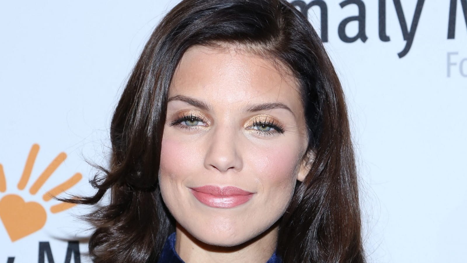 AnnaLynne McCord en brune