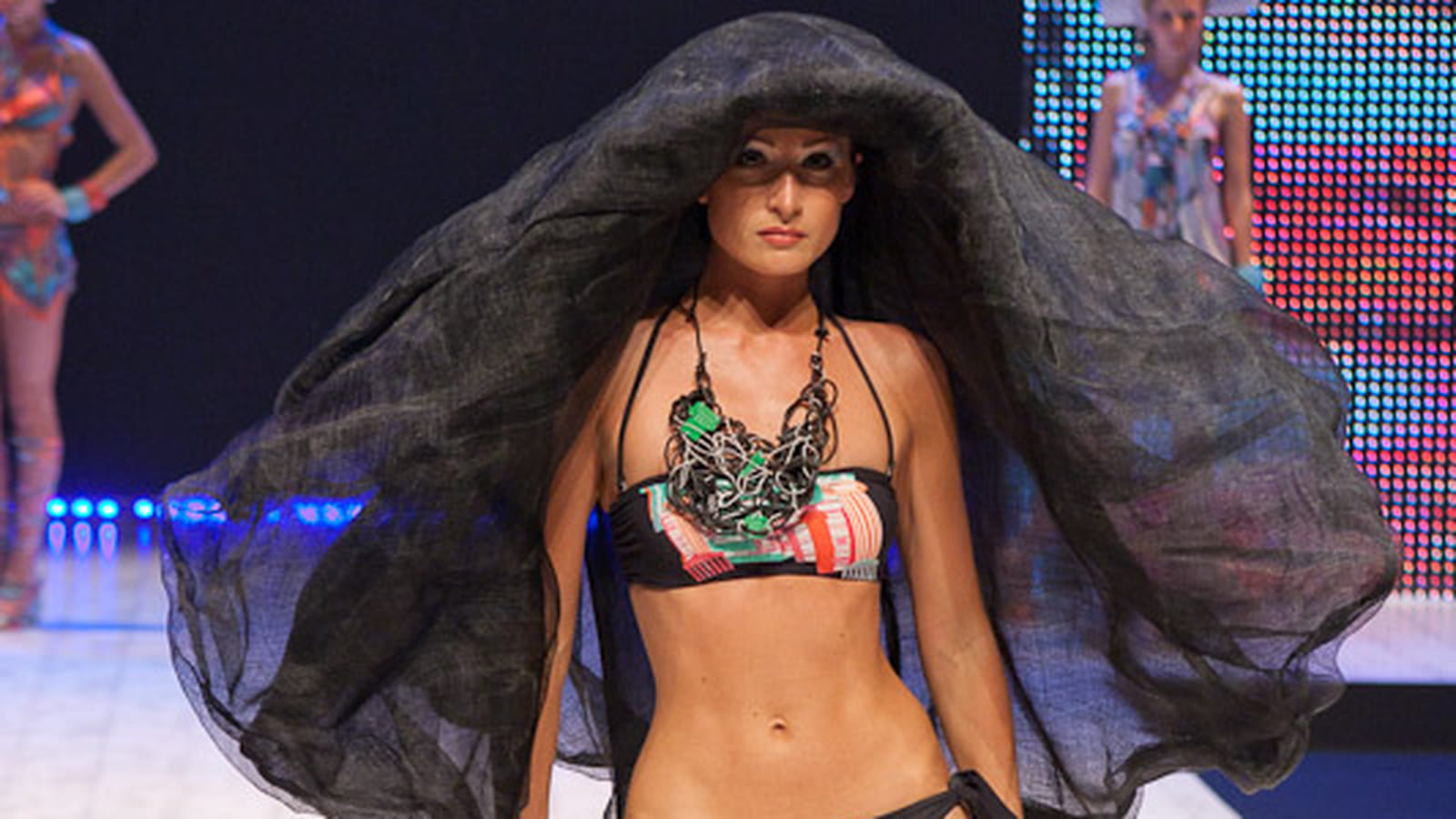 Bikini Save the Queen