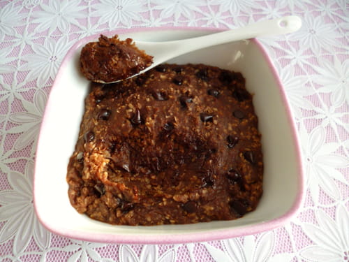 Bowl cake noisette amande pépites de chocolat avec son d'avoine et psyllium