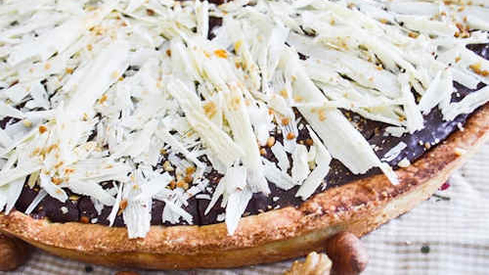 Tarte chocolat, caramel et fruits secs