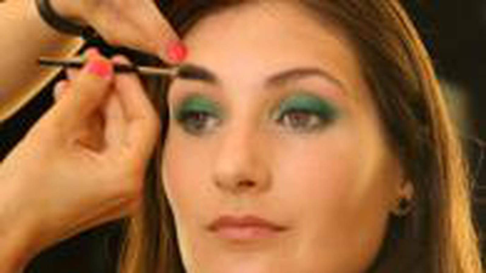 Brosser les sourcils pour un fini net