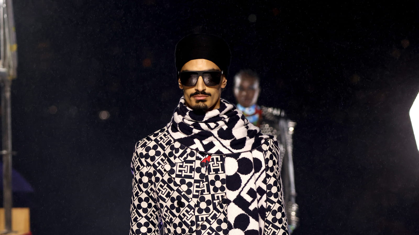  Look 77