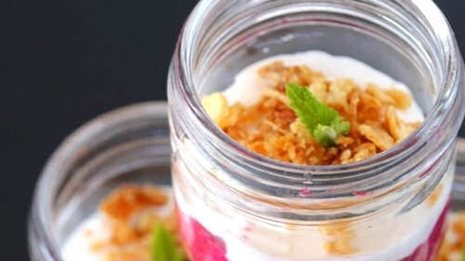 Verrines de betterave au raifort et mousse au chèvre frais