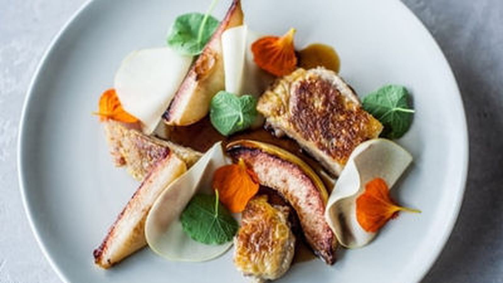 Cuisse de pintade en compression, coings crus et cuits