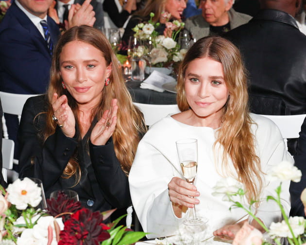 Mary-Kate et Ashley Olsen sourient enfin