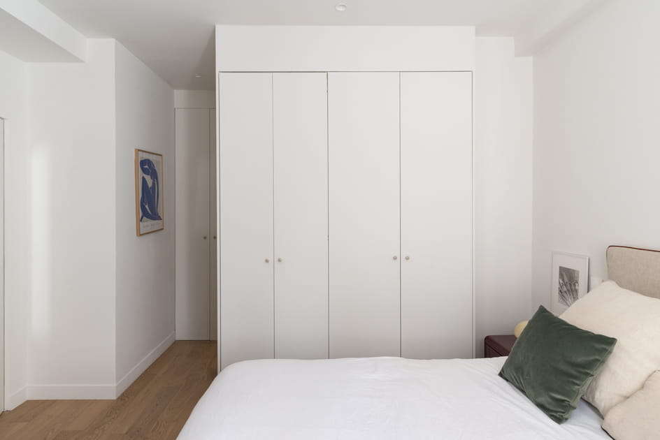 Apr&egrave;s&nbsp;: une buanderie et un dressing sur-mesure le long du mur