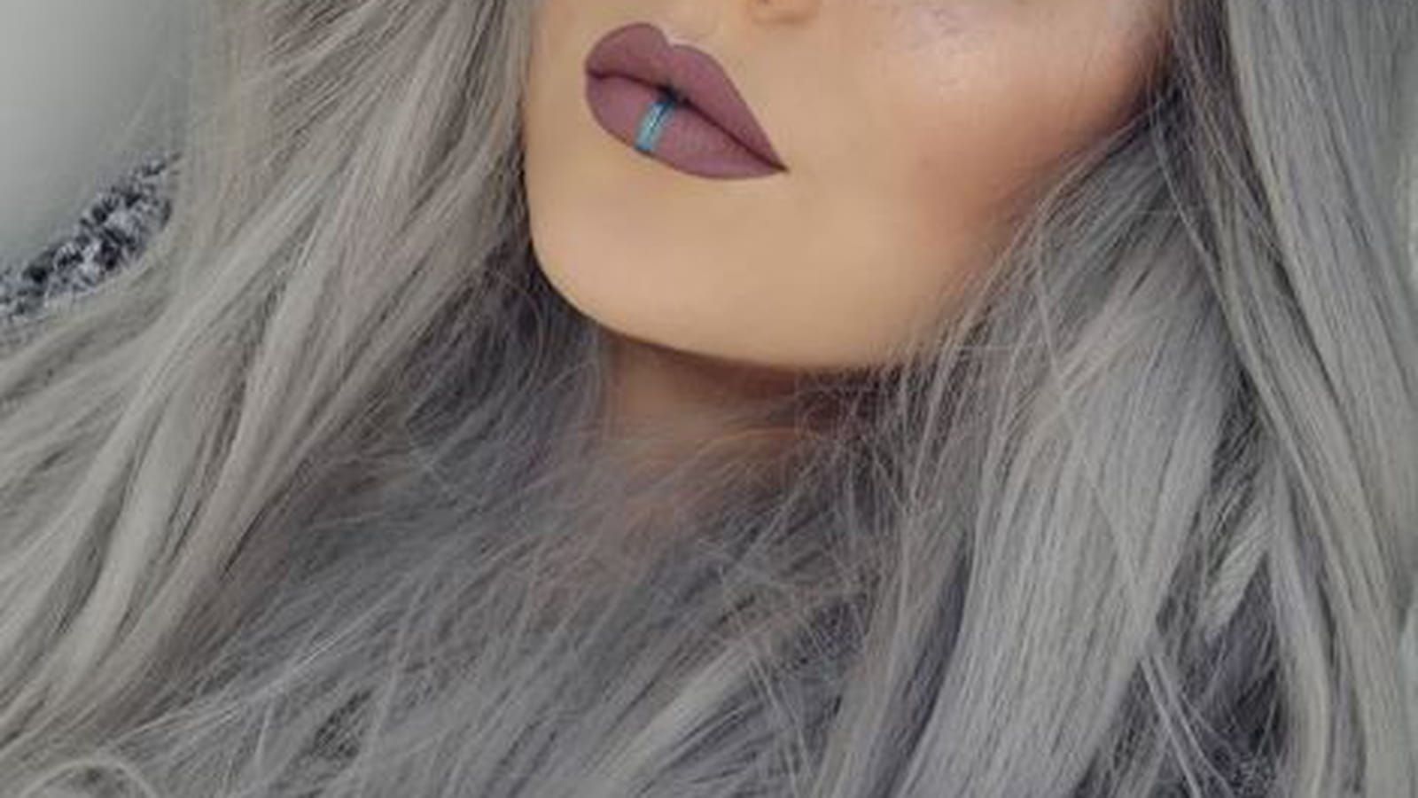 Le faux piercing à la lèvre