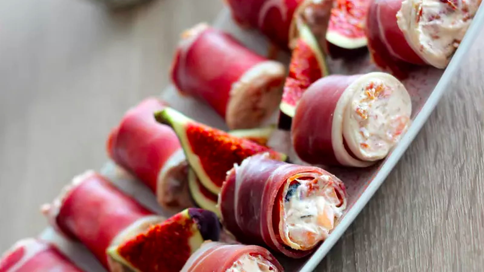 Roulés de jambon de Bayonne, figues et melon