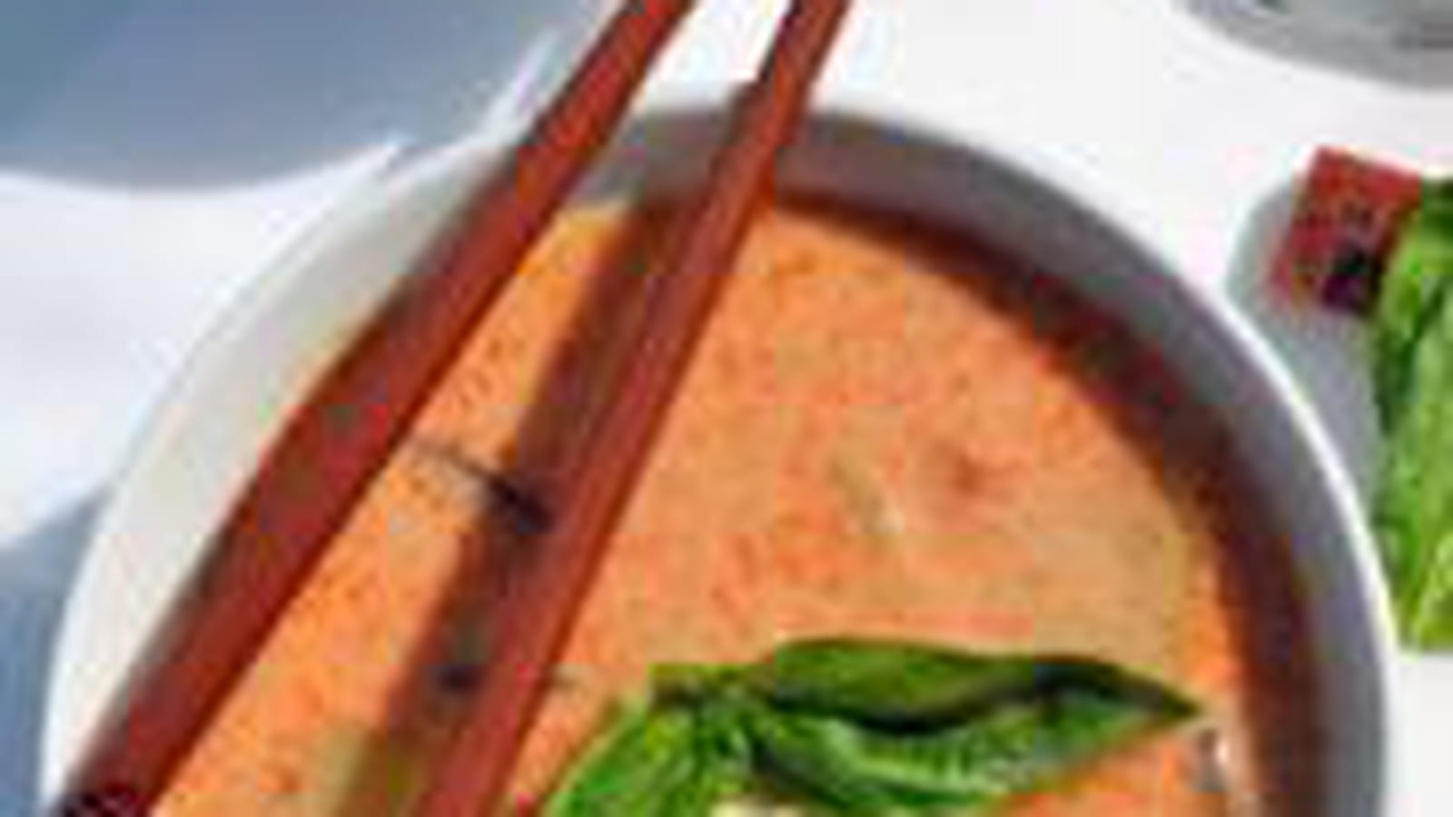 Curry rouge au porc, courgettes et aubergines