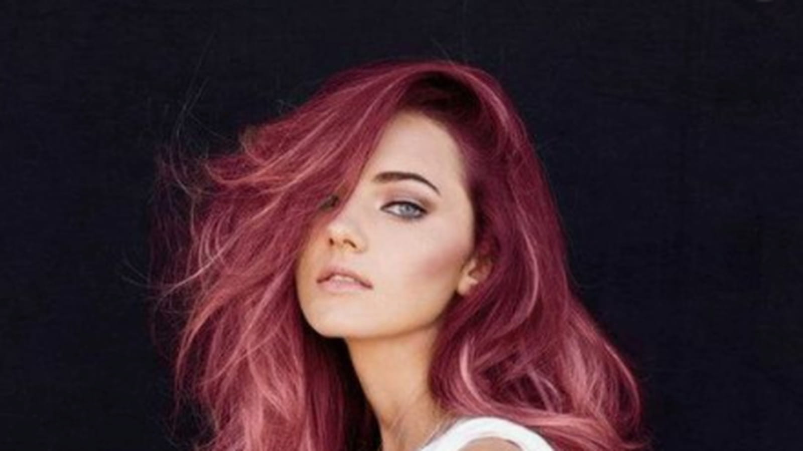 La coloration rouge rosée