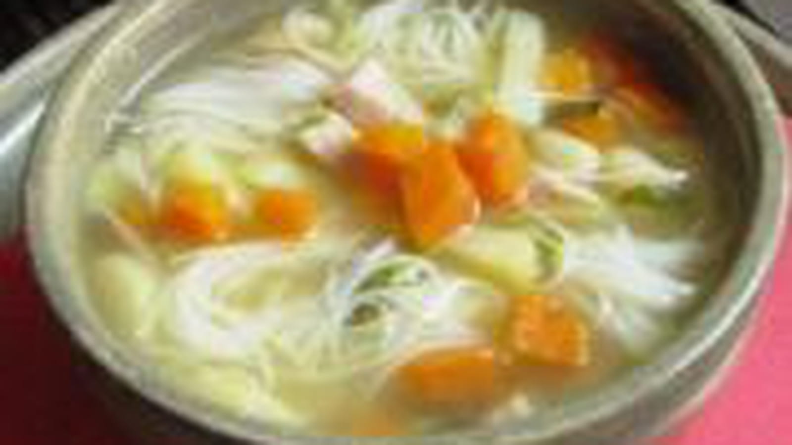 Potage aux crevettes et poulet à la chinoise