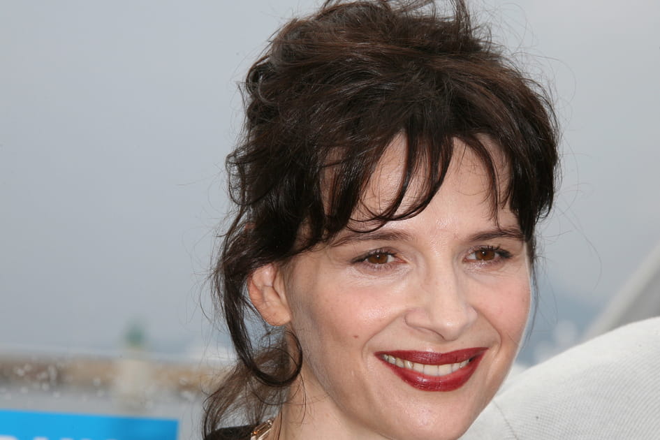 La bouche rouge de Juliette Binoche