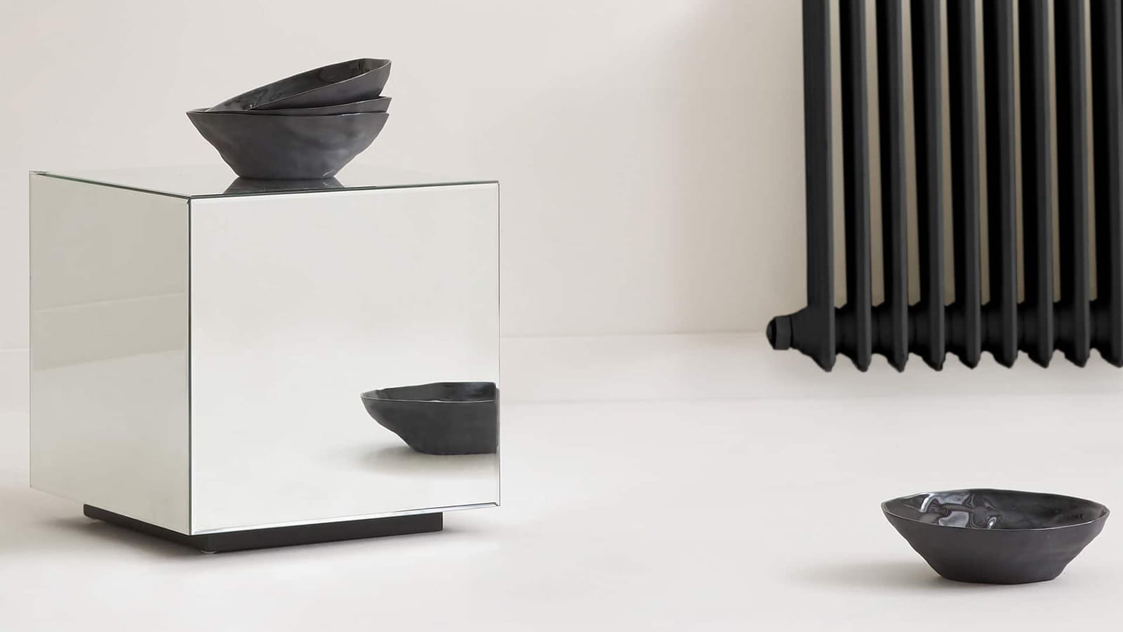 Table cube miroir
