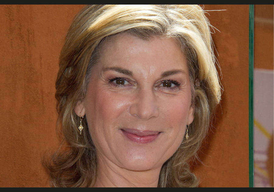 La peau parfaitement lisse de Mich&egrave;le Laroque