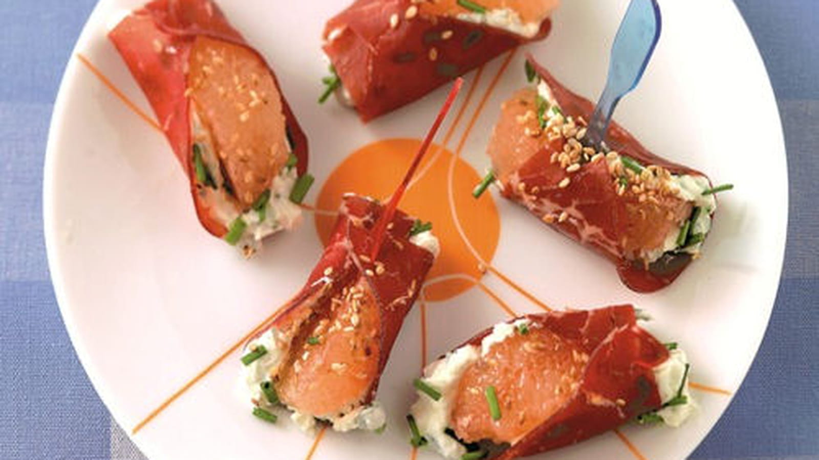 Bouchees de jambon cru, pamplemousse et sésame