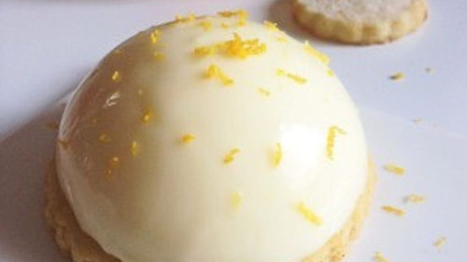 Panna cotta aux deux citrons sur canestrelli